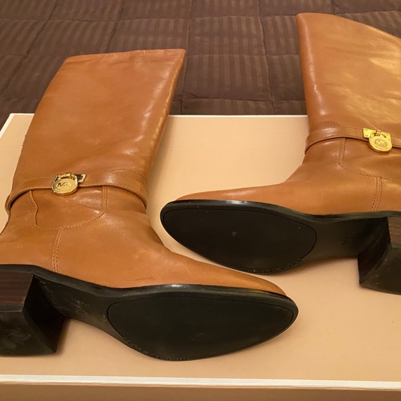 MICHAEL KORS HAMILTON RIDING BOOTS (LUGGAGE) - Picture 7 of 8